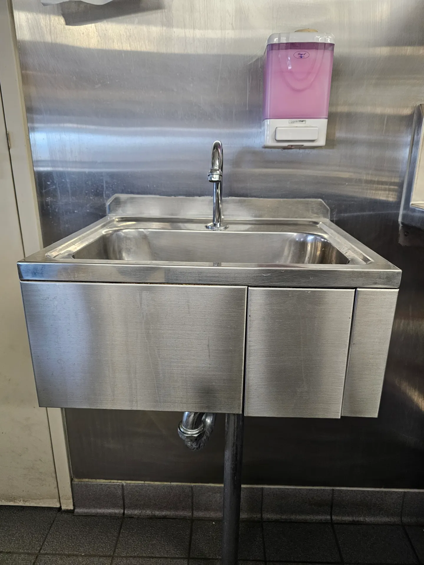 Hospitality Commercial Sink - PVS Plumbing